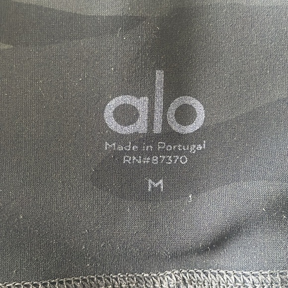 ALO Yoga Camo Vapor Leggings M 
29” inseam High waist - Picture 3 of 10